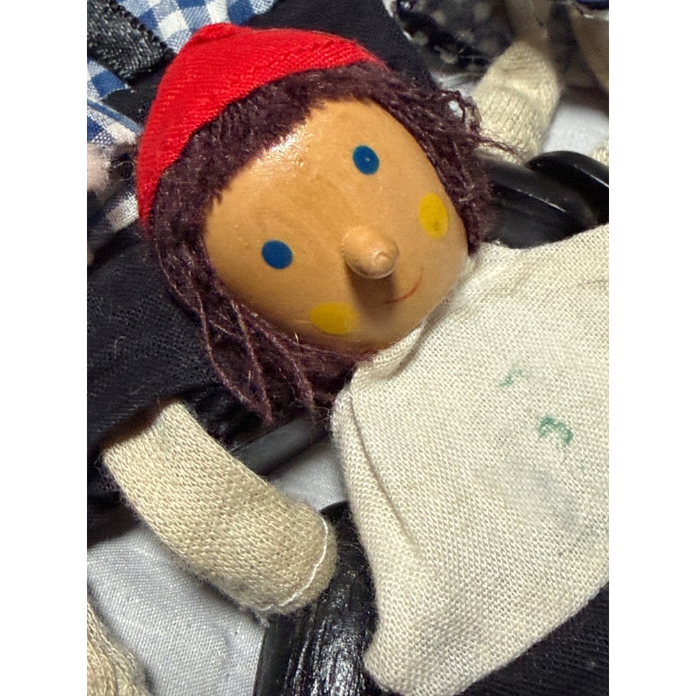 Vintage Wooden Head Hand-painted Finger Puppets Set of 7 Folk Art - Picture 4 of 10